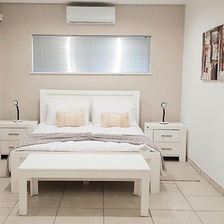 Feather Self Catering Accommodation Windhoek Exterior foto